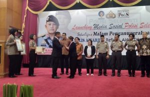 Polisi Selebriti Award Dedikasi Binmas Polri