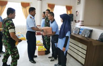 DAN Lanud Pangeran M. Bun Yamin Menabur Sembako