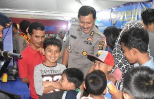 Kabidhumas Menyapa Pengunjung Stand Polda di Lampung Fair