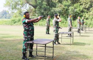 Latihan Menembak di Lanud BNY