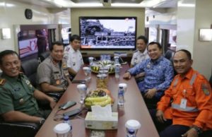 Gubernur Ridho Tinjau Kesiapan Kereta Lebaran, Jajaki Pembangunan Kereta Bandara