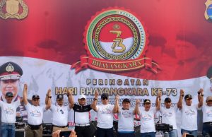 Dalam Rangka HUT Bhayangkara Ke 73,Kapolda Bersama TNI, Forkofimda dan Masyarakat Ikuti Jalan Sehat