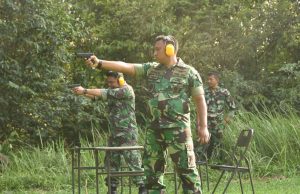 Latihan Menembak di Lanud BNY