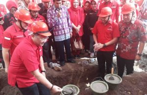 Dendi Bantu Bangun Kantor DPC PDIP Pesawaran