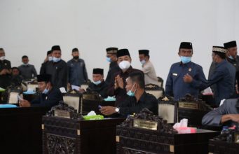 Pjs. Bupati Pesisir Barat Hadiri Rapat Paripurna DPRD Kabupaten Pesisir Barat