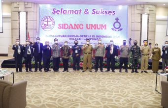 Buka Sidang Umum VI Persekutuan Gereja-Gereja Indonesia Wilayah Lampung, Gubernur Arinal Ajak Para Pengurus Menjaga Kondisi Daerah yang Harmonis, Damai dan Tenteram