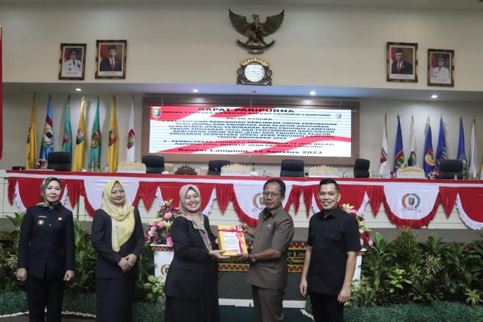 Wagub Chusnunia Hadiri Rapat Paripurna DPRD Provinsi Lampung Agenda Penyampaian Rancangan KUPA Tahun 2023, KUA dan PPAS APBD Tahun 2024