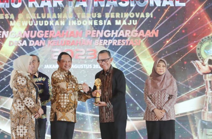 Gubernur Arinal Djunaidi Raih Penghargaan Wanua Upakarya Nugraha dari Direktorat Jendral Bina Pemerintahan Desa Kementerian Dalam Negeri RI