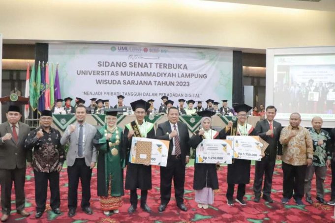 Hadiri Wisuda Sarjana Universitas Muhammadiyah Lampung, Gubernur Harapkan Para Sarjana Miliki Kemauan Kuat Untuk Berkontribusi Bagi Daerahnya