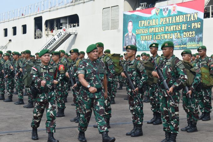 Kasdam II/Sriwijaya Sambut Prajurit Yonif 143/TWEJ Yang Pulang Tugas Satgas Ops Pamtas RI-PNG Sektor Utara