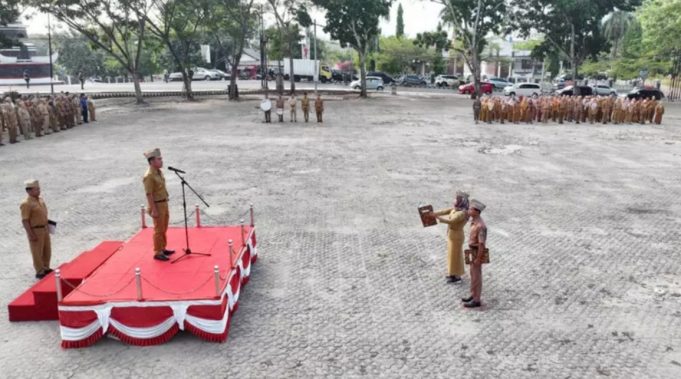Asisten Adum Pimpin Apel Mingguan dan Peringatan Haornas ke-40