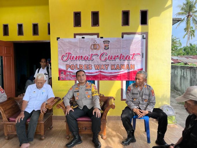 Jum’at Curhat, Kapolres Way Kanan Mendengar Keluhan Warga di Kampung Kalipapan