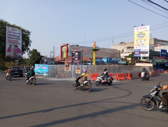 Bank Lampung Bersama Pemkot Metro Renovasi Tugu Pena