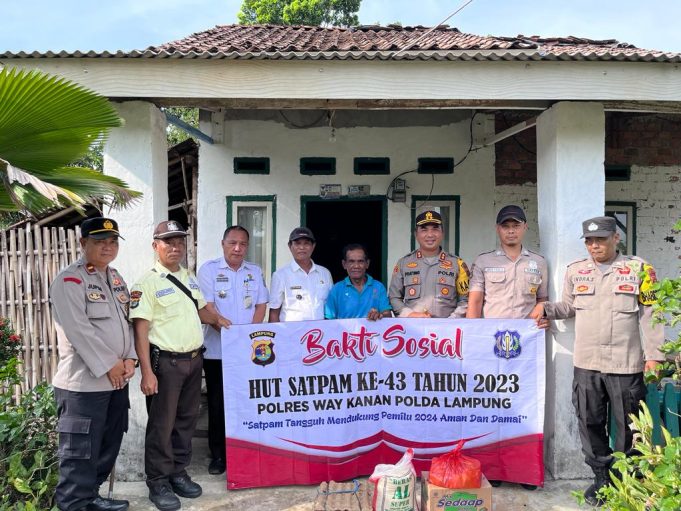 Dukung Pemilu 2024 Kondusif, Satbinmas Polres Way Kanan Gelar Bansos dan Baksos di HUT Satpam ke-43