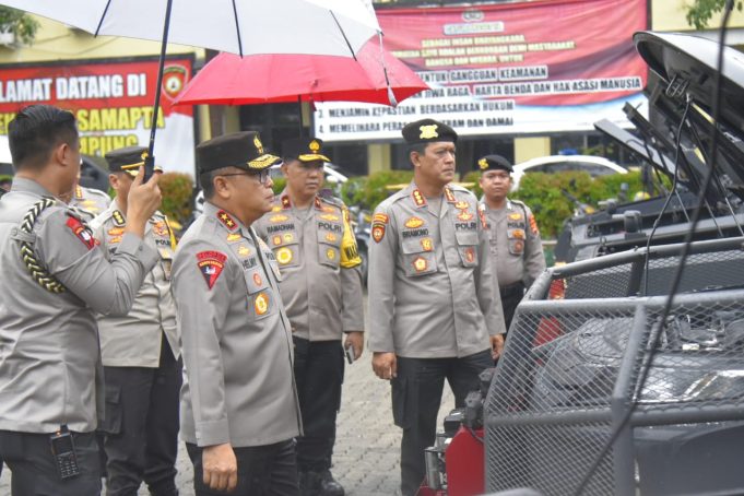 Pastikan Pengamanan Pemilu 2024 Berjalan Lancar, Kapolda Lampung Cek Kendaraan Dinas