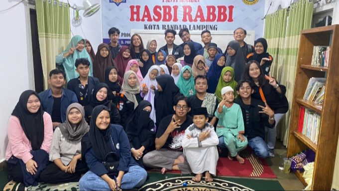Peduli Anak-Anak Panti Asuhan, Yayasan Alfian Husin Bagikan 100 Nasi Kotak