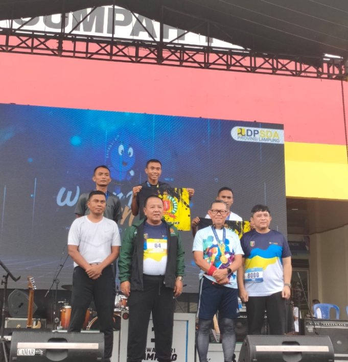 Lagi – lagi Pelari Yonif 143/TWEJ merajai lomba lari di peringatan hari Air Sedunia