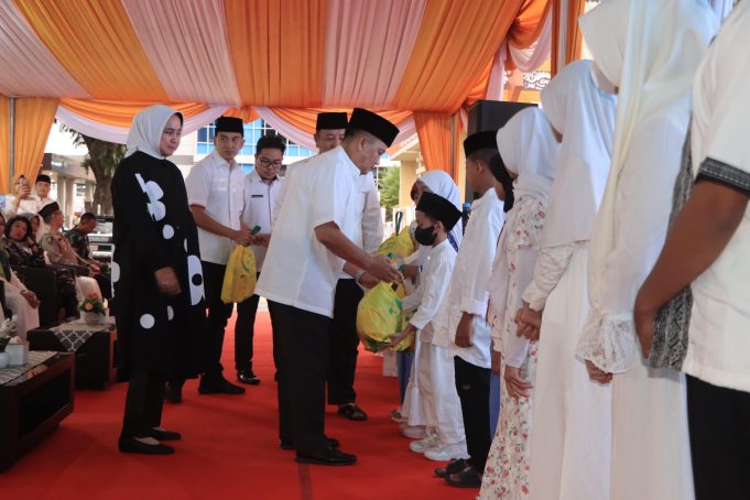 Gubernur Arinal Djunaidi Resmikan Produksi Perdana Air Minum Dalam Kemasan Produksi RSUD Abdul Moeloek Serta Buka Puasa Bersama Anak Yatim Piatu dan Dhuafa