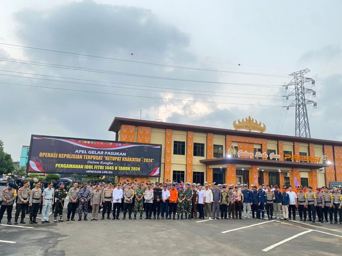 Pimpin Apel Gelar Pasukan Operasi Ketupat Krakatau 2024, Kapolda Lampung Ajak Masyarakat Mudik Lebih Awal