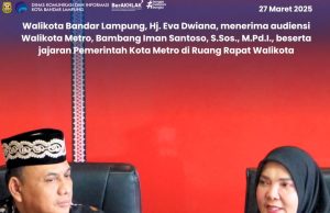 Walikota Bandar Lampung, Hj. Eva Dwiana, Menerima Audiensi Walikota Metro, Bambang Iman Santoso, S.Sos., M.Pd.I., Beserta Jajaran Pemerintah Kota Metro di Ruang Rapat Walikota