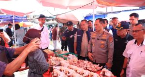 Kapolda Lampung Tinjau Harga dan Ketersediaan Sembako di Pasar Pasir Gintung Jelang Idulfitr