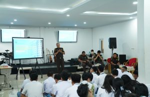 KEJATI LAMPUNG KUNJUNGI SMA TMI BANDAR LAMPUNG, TANAMKAN WAWASAN KEBANGSAAN DAN KENALI HUKUM JAUHI HUKUMAN