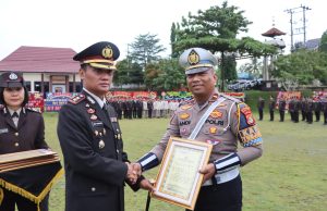 Berhasil Amankan DPO Pelaku Curat, Personel Sat Lantas Polres Lampung Utara Dapat Penghargaan