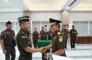 KAJATI LAMPUNG YANG BARU, GELAR PELANTIKAN WAKAJATI DAN SEJUMLAH PEJABAT ESELON III YANG BARU DI LINGKUNGAN KEJAKSAAN TINGGI LAMPUNG
