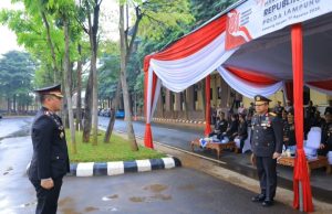 Guyuran Hujan Tak Halangi Semangat Personel Polda Lampung Peringati HUT ke-81 Kemerdekaan RI
