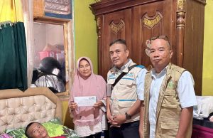 YBM PLN UP3 Tanjung Karang Salurkan Bantuan Pengobatan Warga Sukadana Ham