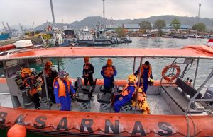 Polda Lampung Perkuat Pencarian 5 Wartawan dan 3 Kru Kapal yang Hilang Kontak di Selat Sunda