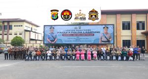 Polda Lampung Gelar Upacara Serah Terima Pataka dan Farewell and Welcome Parade